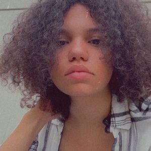 Meet your Posher, Danae